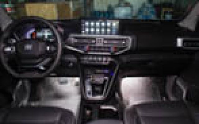 ILUMINACIÓN INTERNA & CARGADOR USB - C (4)