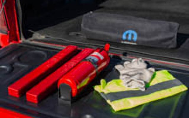 KIT DE EMERGENCIA MOPAR (1)