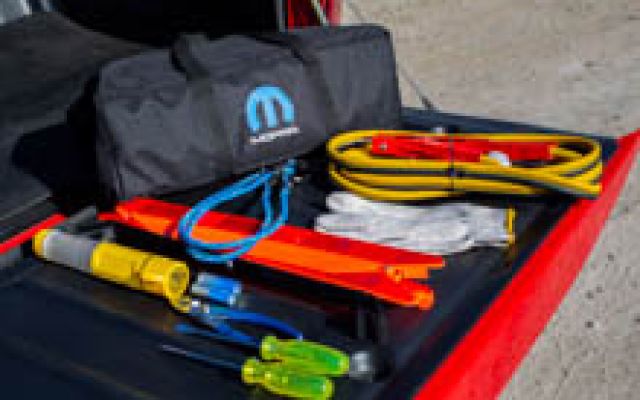 KIT DE EMERGENCIA MOPAR (5)